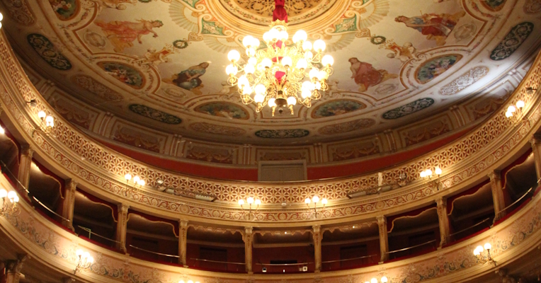  Teatro Caio Melisso 